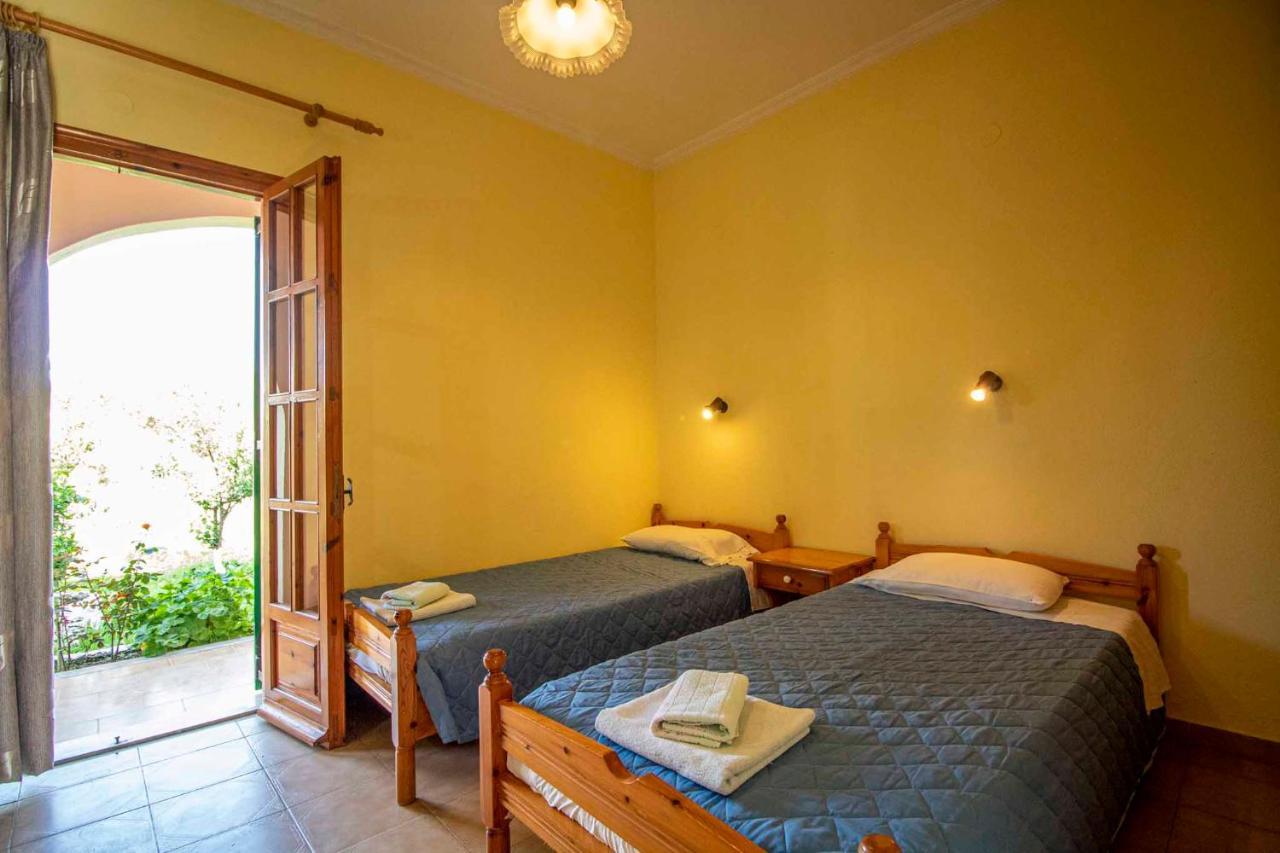 Tzoras‌ ‌Apartments‌ ‌Roda‌ ‌Corfu‌ Litheres ภายนอก รูปภาพ